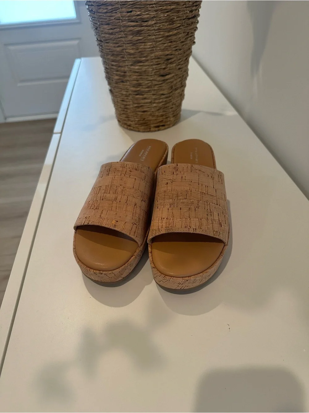 EUC-ROCKPORT- CORK WEDGE Sandals - Tan 7.5 WIDE